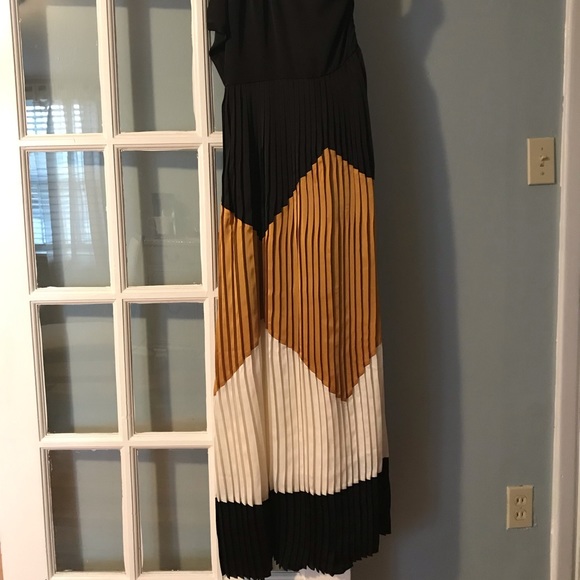 Beautiful pleated Anthropologie maxi dress - Picture 8 of 8